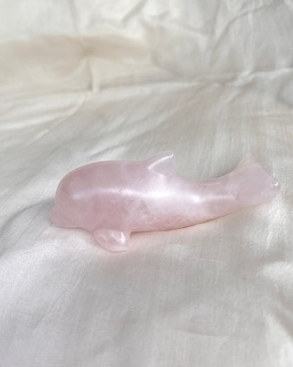 Rosenquarz Delfin Carving